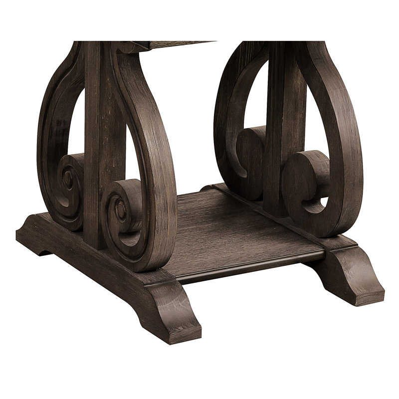 Table de bout en chêne foncé avec base à volutes et tablette inférieure couleur bois classique supplémentaire