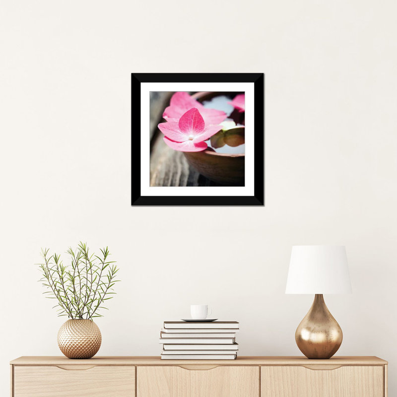 Zen Bowl - reproduction de photo sur toile tendue, H 24 po x l 24 po x P 1 po, Papier d'art encadré noir, Blanc