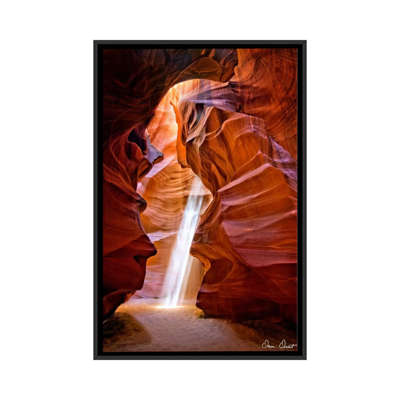 «Sun Shining Through Canyon III» par David Drost, reproduction sur toile tendue sur châssis, H 26 po x l 18 po x P 1,5 po