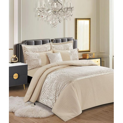 Anderea Velvet Damask Duvet Cover Set with Pillowcases