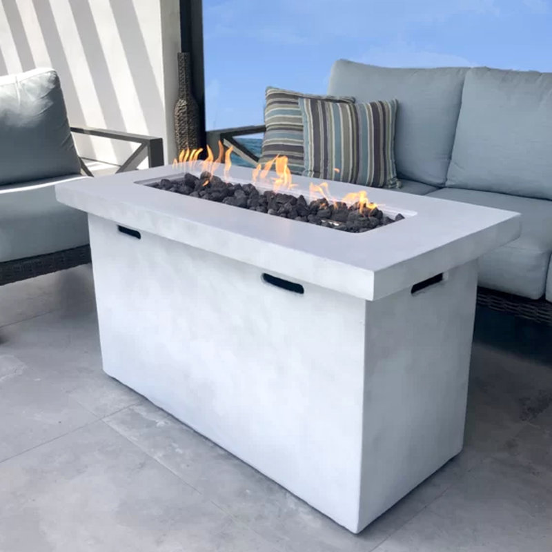 Table de foyer d'extérieur en béton de 25 po de hauteur x 42 po de style moderne avec flamme réglable pour l'extérieur