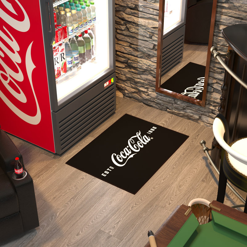 Tapis noir antidérapant avec logo Coca-Cola Coke Cave Kitchen, Rectangle 2 pi 3 po x 3 pi