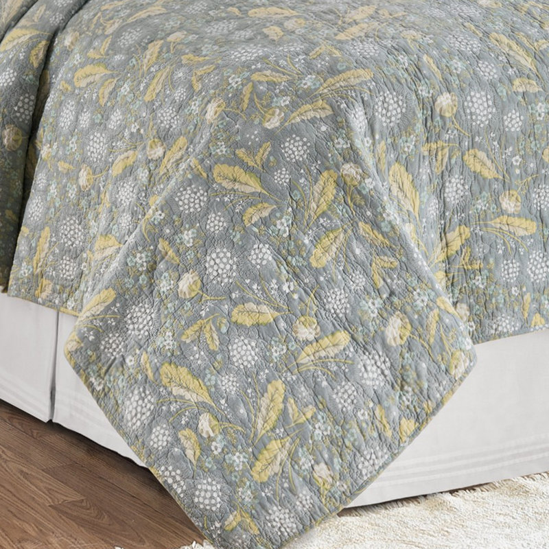Roessler Cotton Floral Quilt, King Quilt + 2 Shams