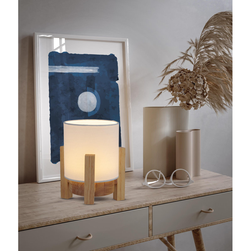 Ramoan Wood Tripod Lamp