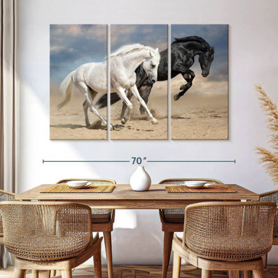 Chevaux noirs et blancs Brampt