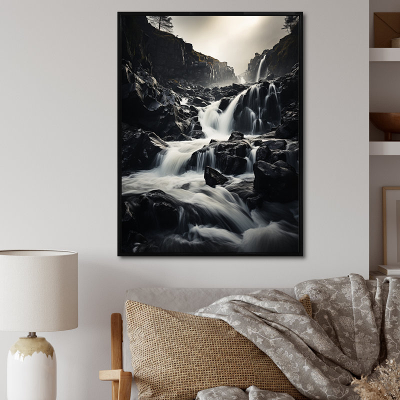 «Waterfall Ephemeral Cascade II», reproduction sur toile, H 40 po x l 30 po, Cadre photo argenté