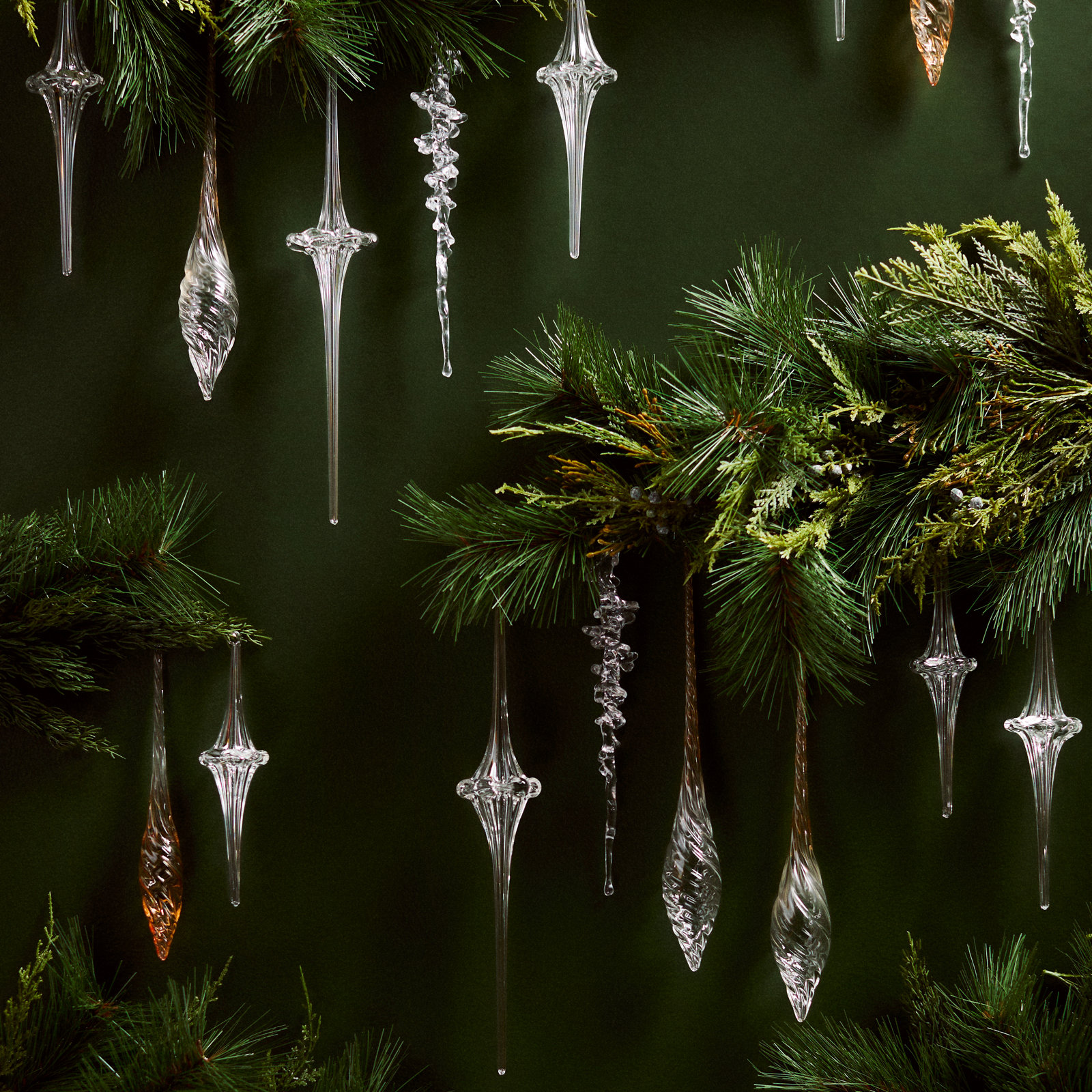 Clover Lane No Pattern Finial Ornament