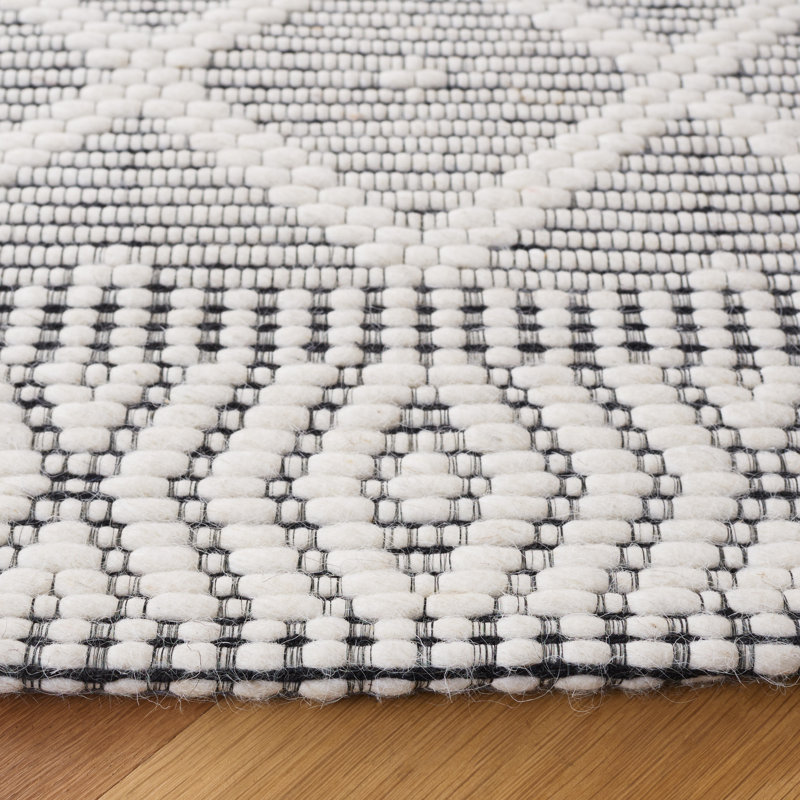 Tapis en laine et coton tissé à plat de style sud-ouest Edgartown en blanc et gris clair, Carré 6 pi