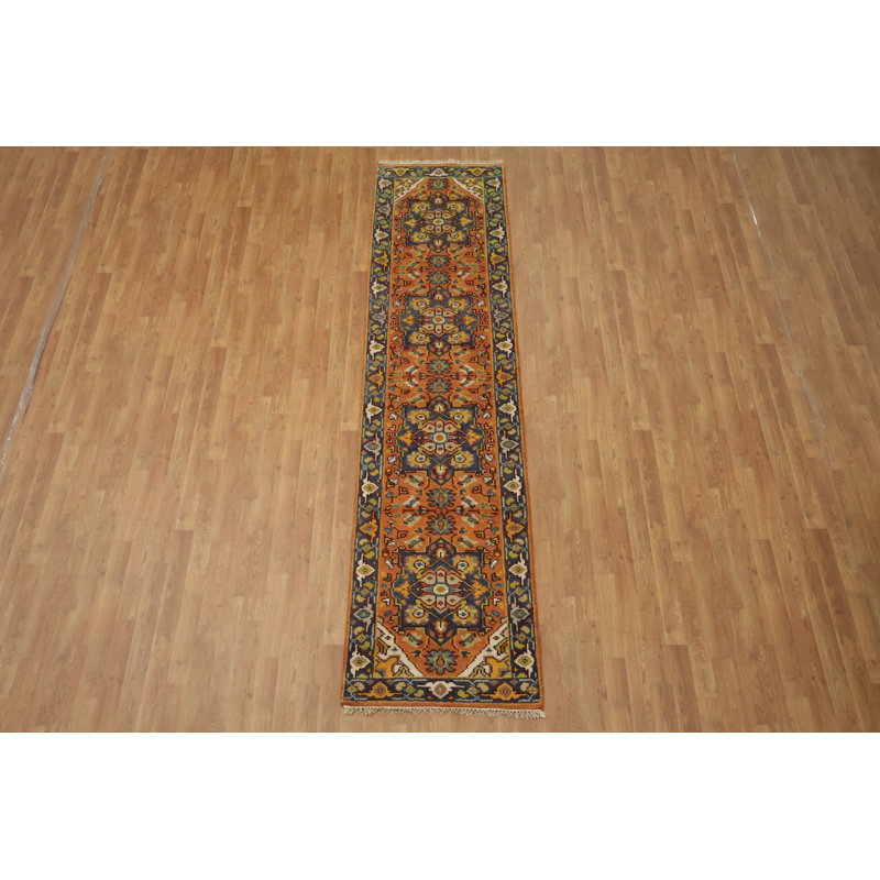 Tapis de couloir traditionnel vibrant orange et bleu Heriz-Serapi 10 pi 1 po x 2 pi 6 po