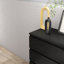 Commode 4 tiroirs, commode de rangement moderne, commode noire 31,5 po pour garde-robe avec design sans poignée, commode pour chambre à coucher, salon, noir