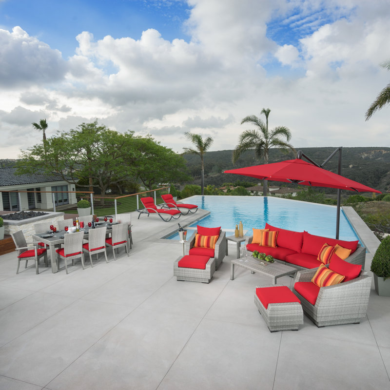 Ensemble de patio complet en rotin Fionnula de 20 articles avec housses de coussin Sunbrella, Toile Sunbrella® rouge Jockey