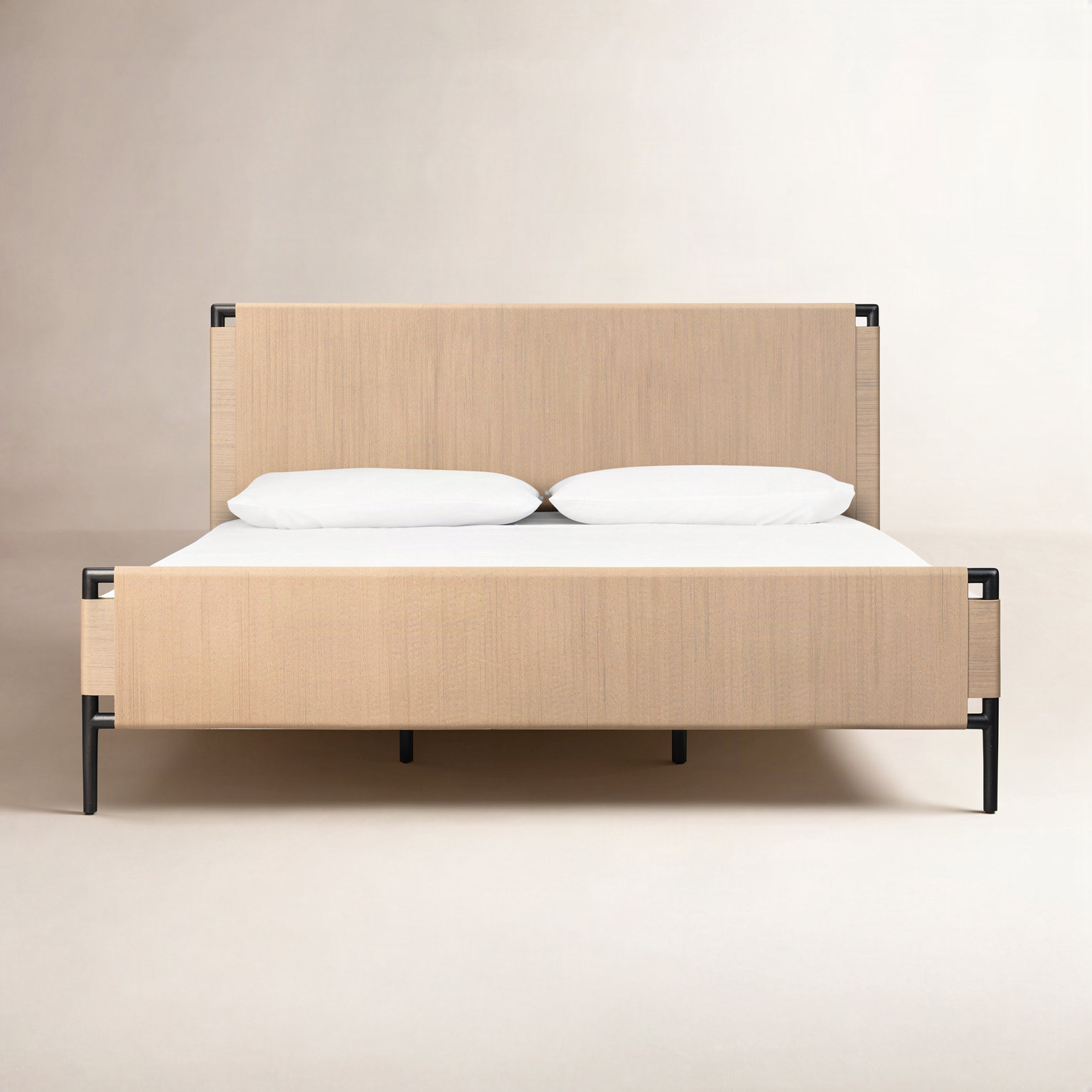 Tuomo Bed, Queen