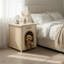 Maison solide pour petits animaux, fonctionnant comme table d'appoint, blanc crème, design minimaliste américain