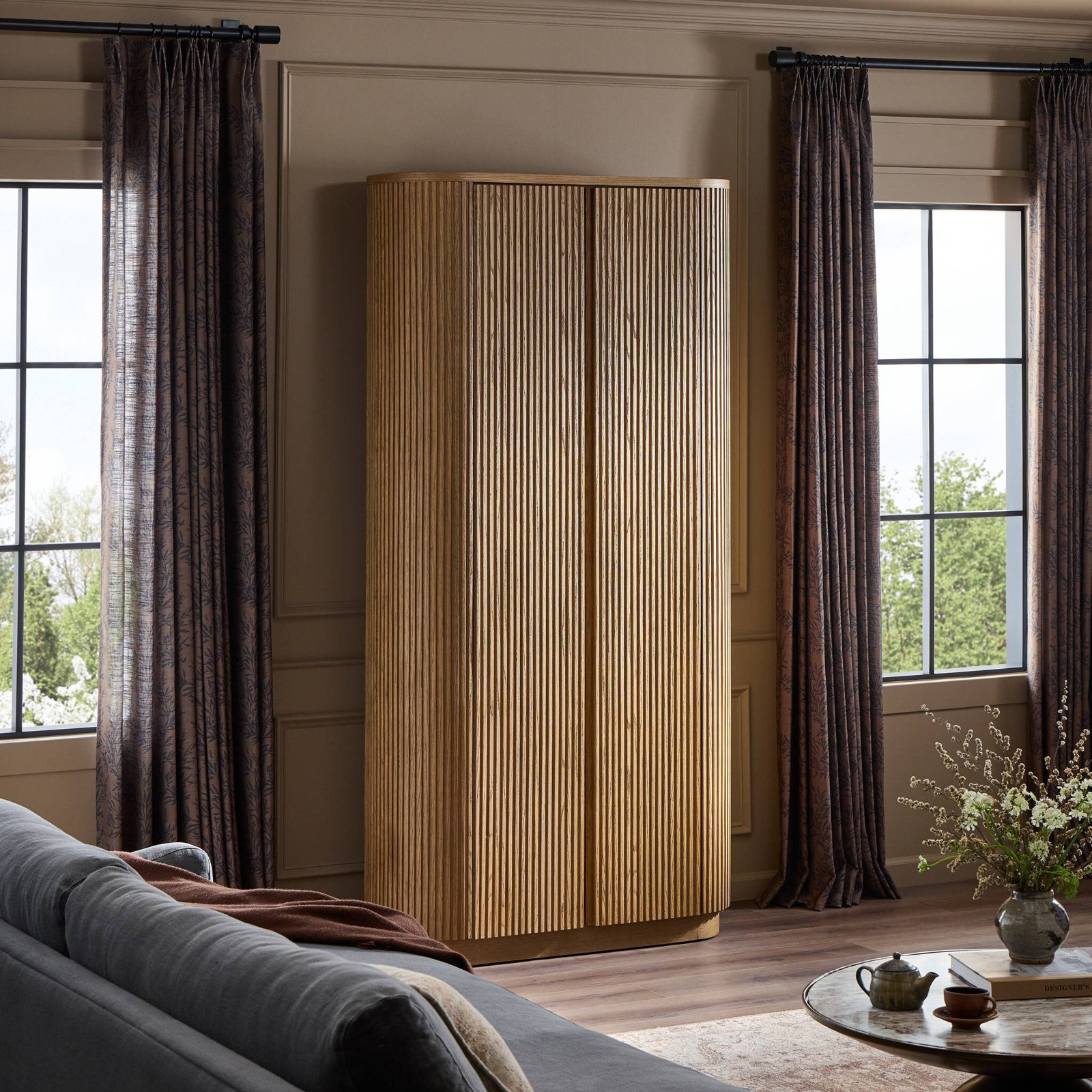 Fransen Cabinet, Desert Oak