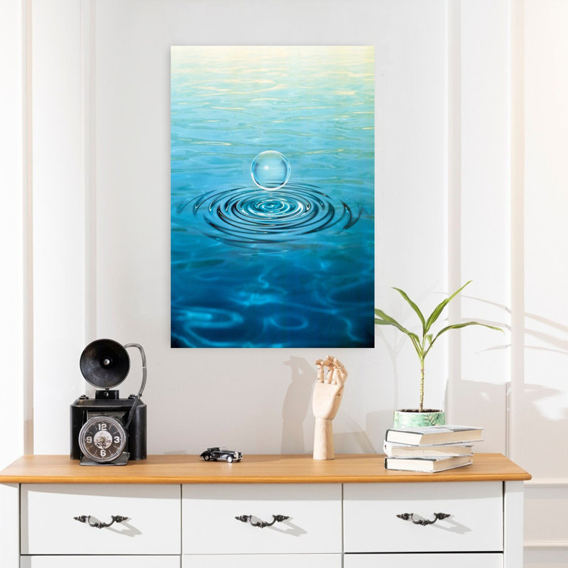 «Clear Bubble» flottant au-dessus de l'eau ondule dans une eau agitée, H 24 po x l 16 po