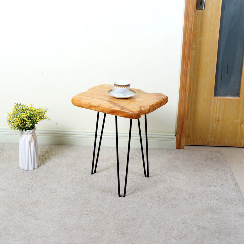 Petite table de bout d'extérieur en bois de cèdre naturel Natural Edge