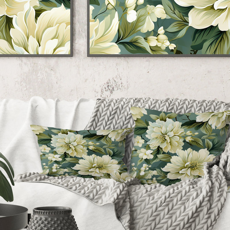 Coussin Beige et vert pivoines damassées Serenity II - imprimé floral, H 18 po x l 18 po