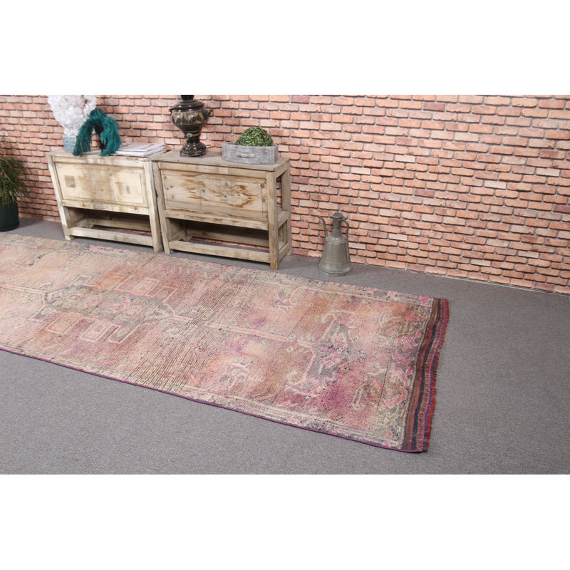 Tapis turc antique beige Herki pour un élégant décor de cuisine et d'escalier