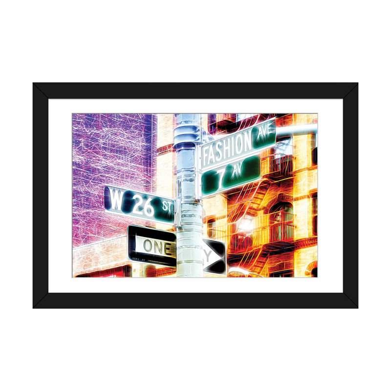 «7e Avenue», impression sur toile, H 16 po x l 24 po x P 1 po, Papier d'art encadré noir, Blanc