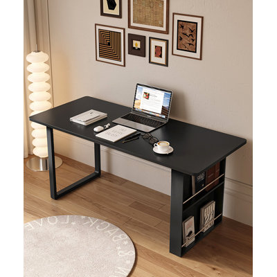 Bureau en pierre frittée avec porte-revues et structure en métal