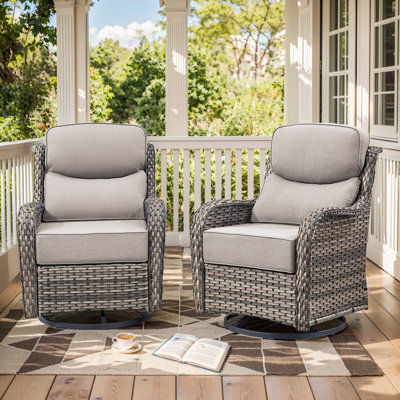 Chaise berçante pivotante en osier pour l'extérieur avec coussins de 6 po Wickes (paquet de 2) Wickes