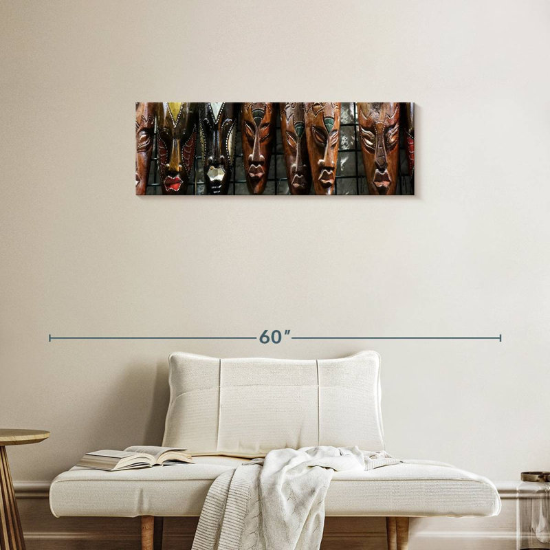 «Carved African Masks», reproduction sur toile, H 12 po x l 36 po x P 1,25 po