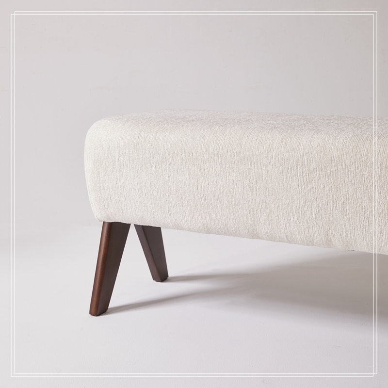 Chenille Trentham avec pieds en bois robuste, White
