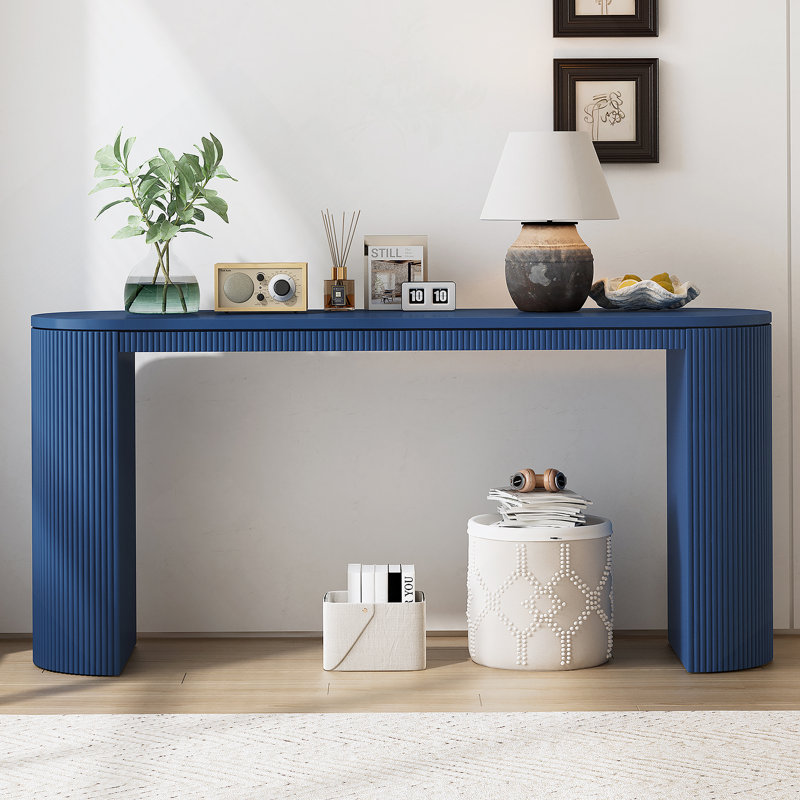Console incurvée à rayures verticales distinctives, parfaite pour rehausser la décoration intérieure et ajouter de la fonctionnalité