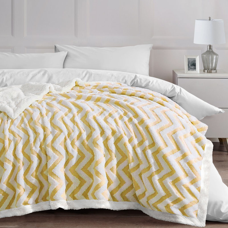Aayanah Chunky Sherpa Backed Jacquard Chevron Throw Blanket, W150 x L200cm, Ochre