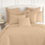 Ensemble de 2 taies décoratives matelassées à motif carré en microfibre brossé à double bordure avec bords passepoilés Southano-399142846-399142833