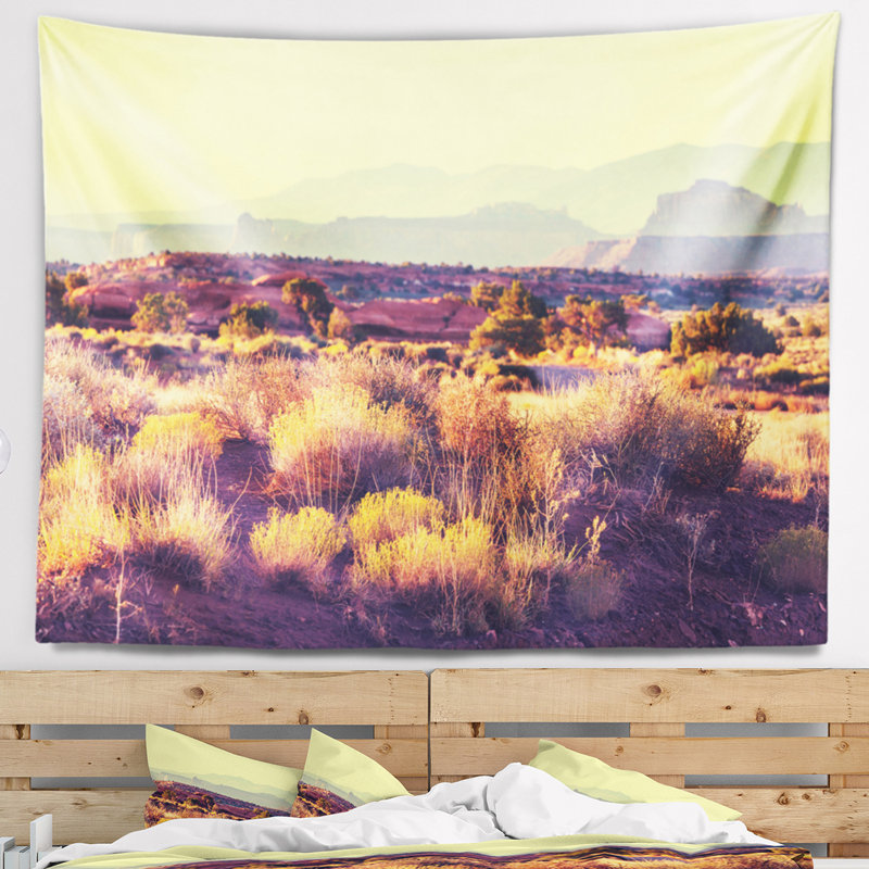 Paysage prairie avec des couches de montagnes tapisserie, H 32 po x l 39 po