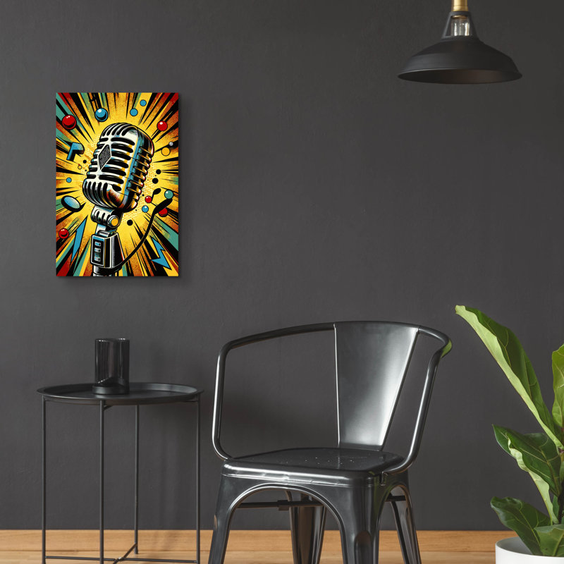 «Microphone» par Andreas Magnusson, art mural en verre acrylique, H 24 po x l 16 po x P 0,2 po