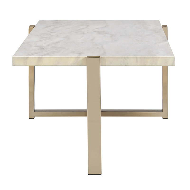 Table basse blanche et champagne