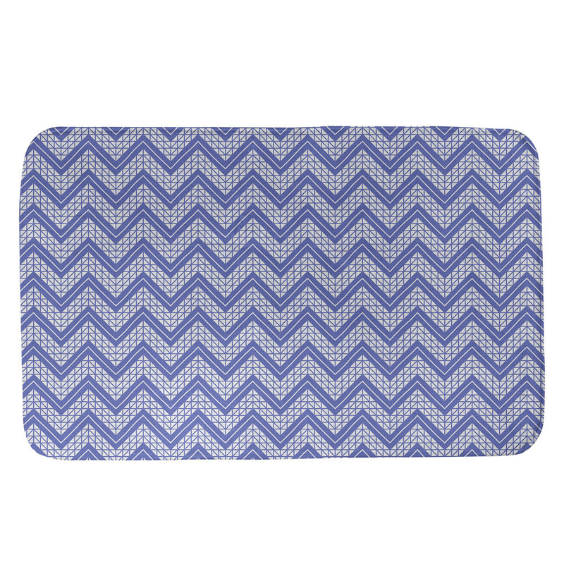 Tapis pour salle de bain à motif à chevrons à la main Stephenie, l 21 po x L 34 po, Bleu