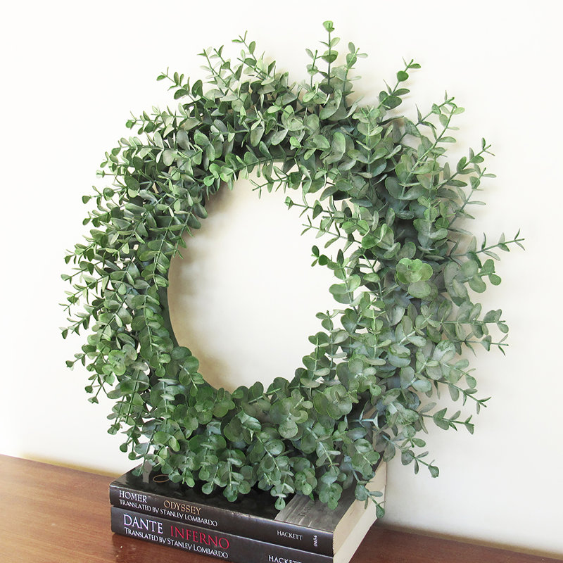 Couronne d'eucalyptus givré artificiel, H 16 po x l 16 po x P 3,25 po