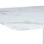 Ensemble de table et de chaises. Ensemble de salle à manger moderne à motif de marbre simple - table de 71 po x 35,4 po avec 6 chaises Pu gris clair. Autocollant à motif de marbre blanc, plateau de table en verre trempé, avec pieds de chaise arqués en métal argenté