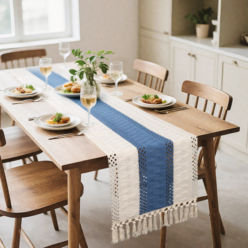Chemin de table Boho Macrame, L 87 po x l 12 po, Bleu