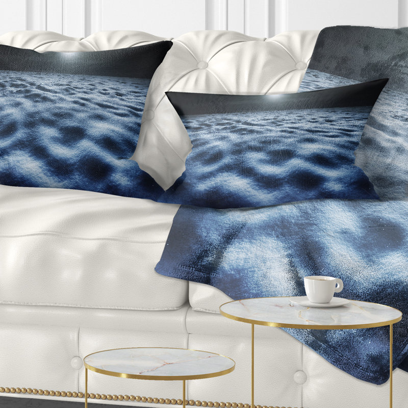 «Night With Fool Moon in Sky» - Coussin imprimé paysage