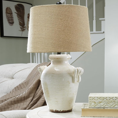 Lampe de table en céramique 27 po Design By Ashley Emelda Farmhouse