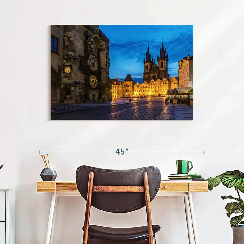 Sirci, place de la ville de Prague la nuit, H 26 po x l 39 po