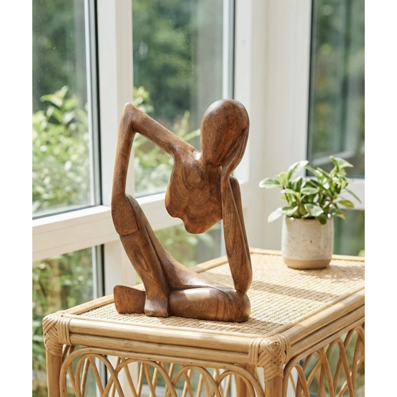 Sculpture en bois Gallie accroupie, H 8 po x l 7 po x P 1,50 po
