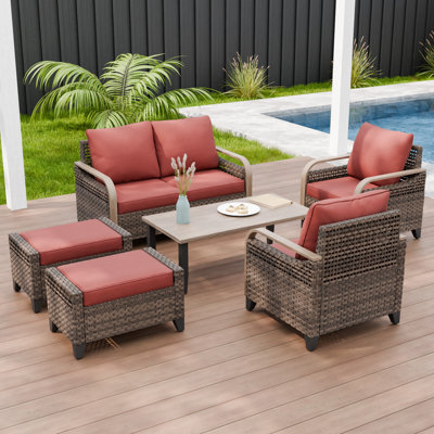 Ensemble de conversation de 6 pièces avec canapé, causeuse en osier et grain de bois brun avec accoudoirs, repose-pieds et table basse