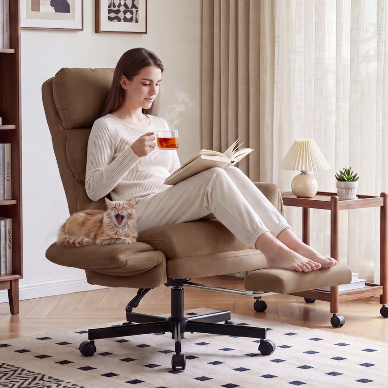 Chaise de bureau moderne rembourrée avec assise large, dossier rembourré et siège à pieds croisés, Brun