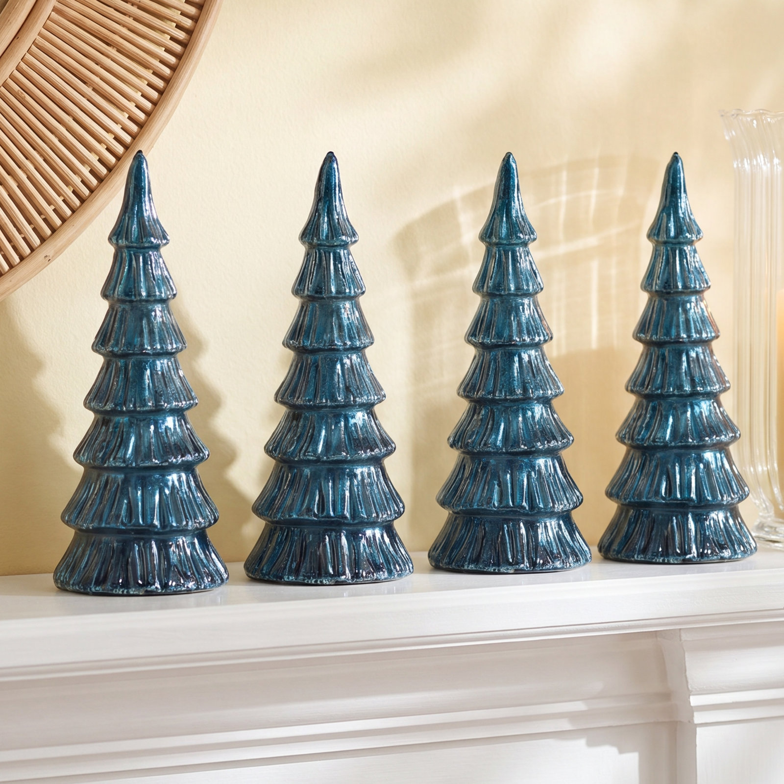 Hartzke Lighted Glass Tree