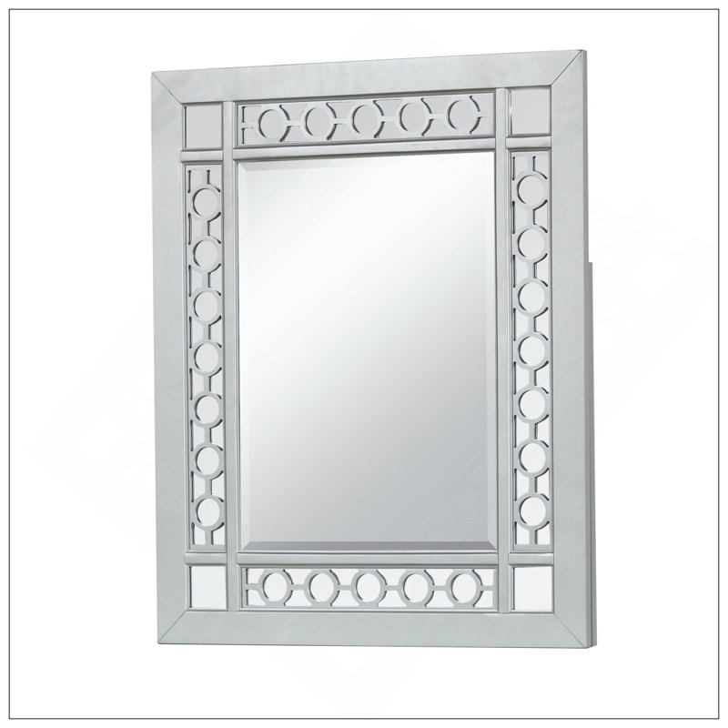 Miroir mural chic à finition champagne argenté avec construction durable et installation facile, parfait pour les intérieurs modernes