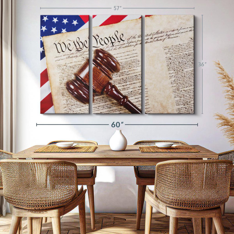 «Constitution With Wooden Gavel» sur, H 36 po x l 57 po x P 1,25 po