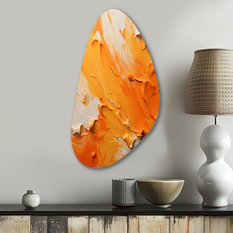Tangerine Tango I - paysages de formes irrégulières, estampes métalliques jaunes asymétriques, H 31 po x l 17 po x P 1 po