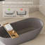 Baignoire de trempage autoportante de 63 po de couleur unie gris mat, avec trop-plein et drain central, baignoire efficace au design gris, convient à la salle de bain