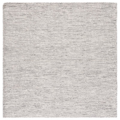 Marblehead 975 Area Rug In Ivory / Black