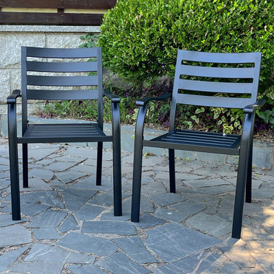 Les chaises de terrasse Vrshwo Lron, un ensemble de 2 chaises d'extérieur de couleur noire, des chaises de bistro en métal, des chaises de salle à manger d'extérieur en métal toutes saisons, conviennent aux jardins, aux terrasses et à la piscine